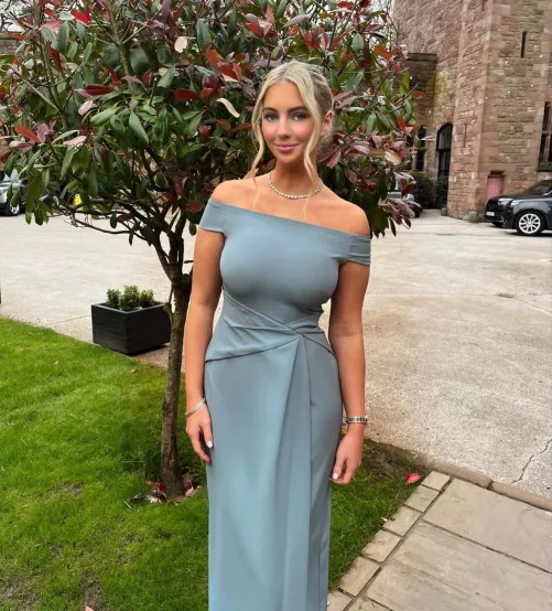 what a lovey bridesmaid