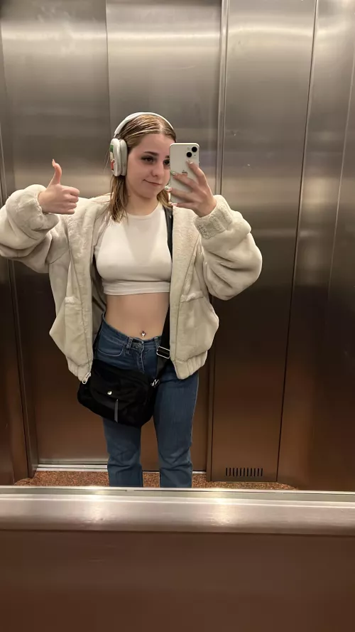 what my outfit hides is that I don't have a bra lol