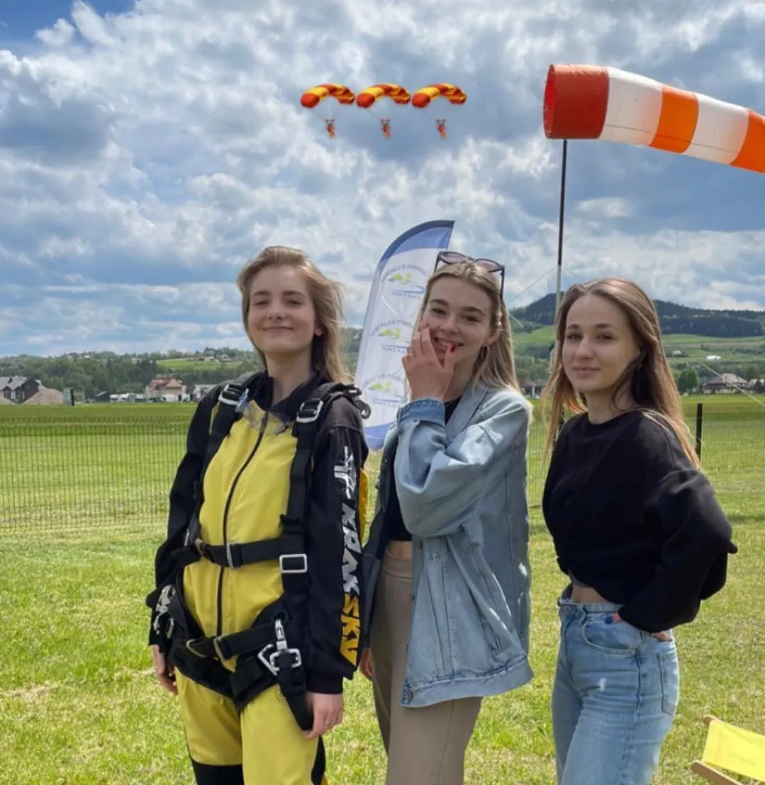 Which one deserves butt drilling more? ❤️ (DM allowed) [3]