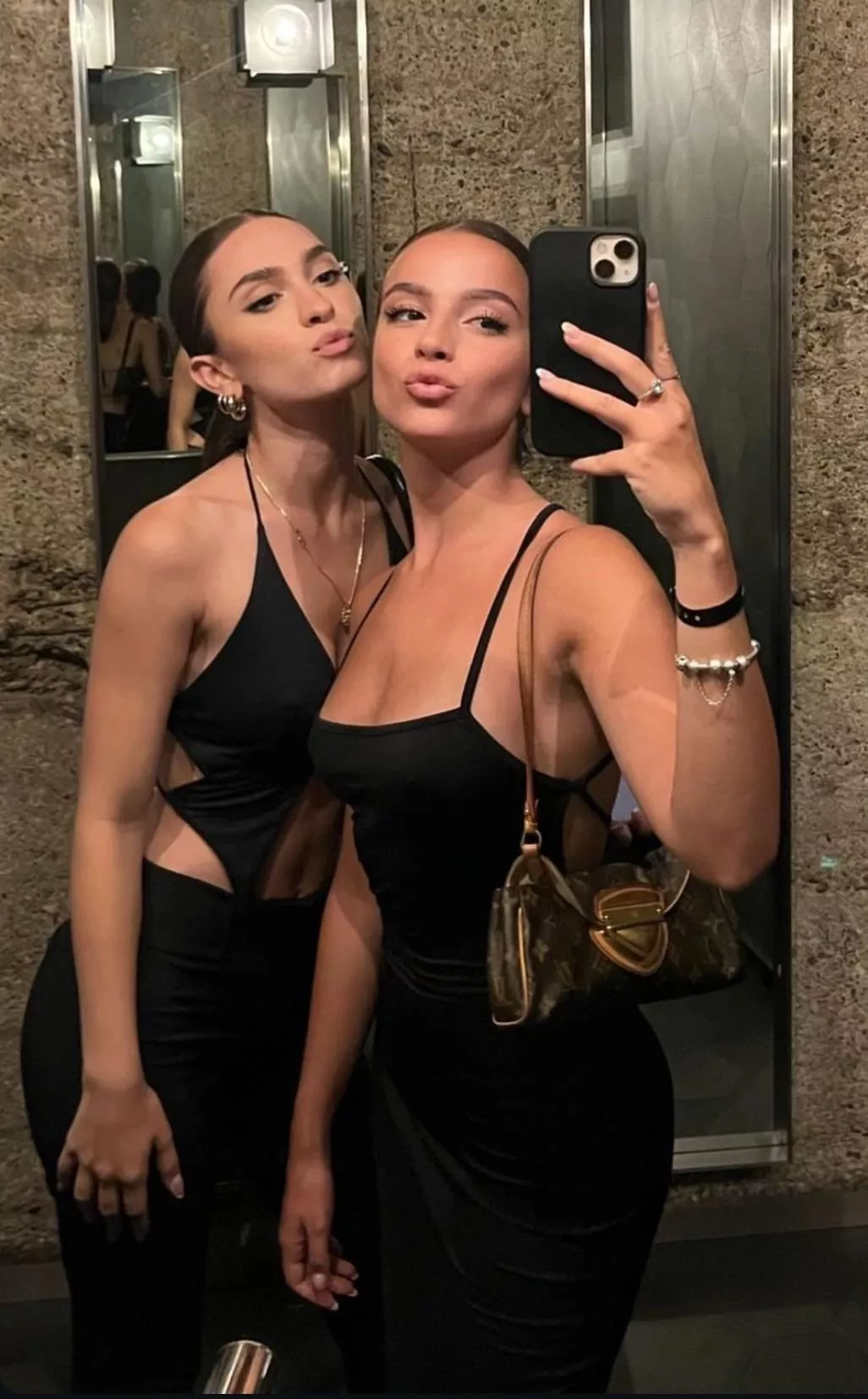 Which one u pick? Look like someone is trying to hide..