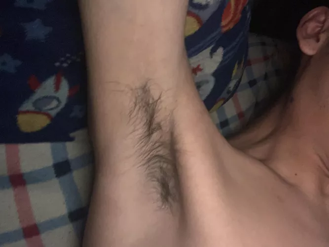 [18] Who wants to smell me?😏🥵😈