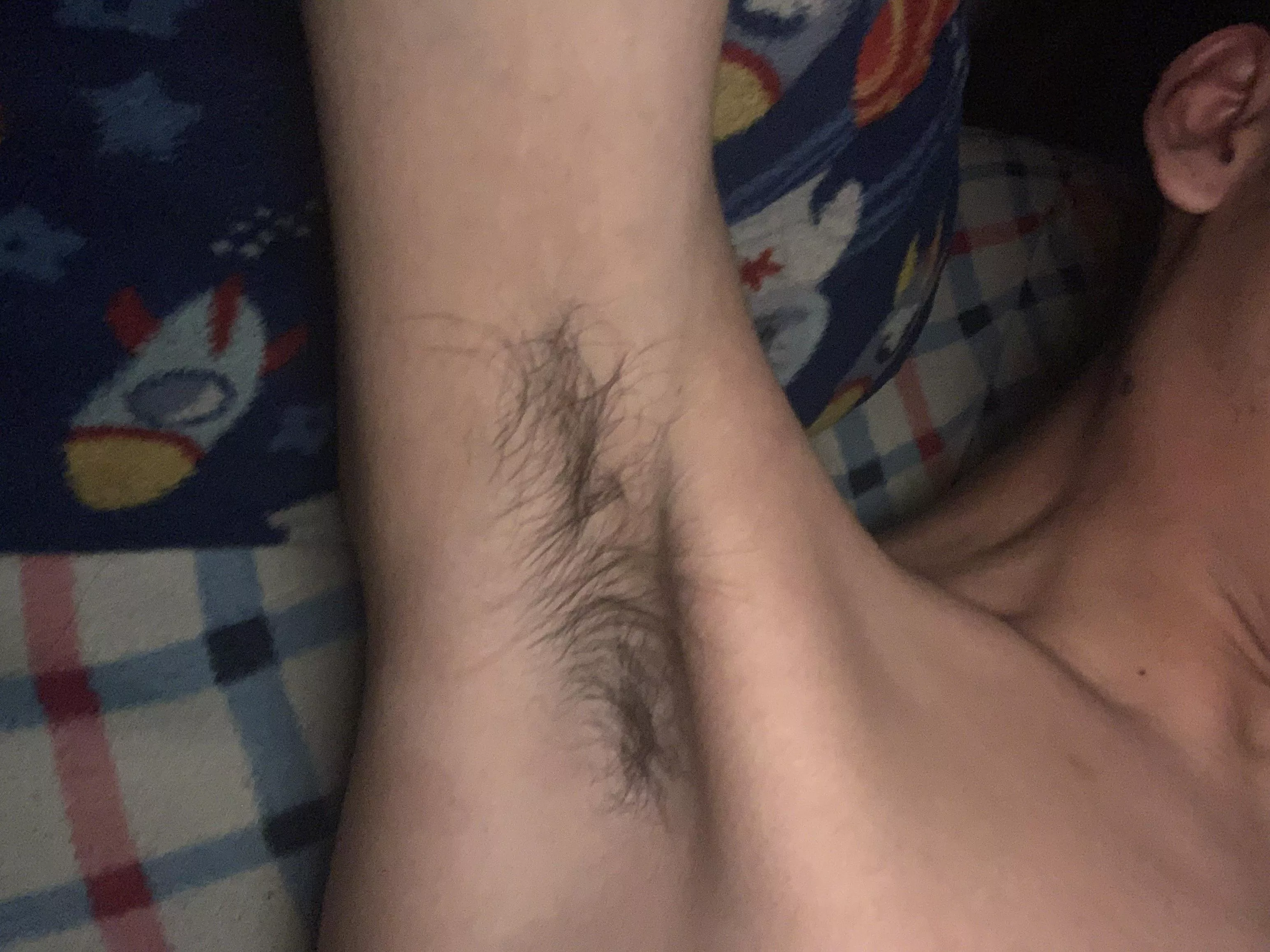 [18] Who wants to smell me?😏🥵😈