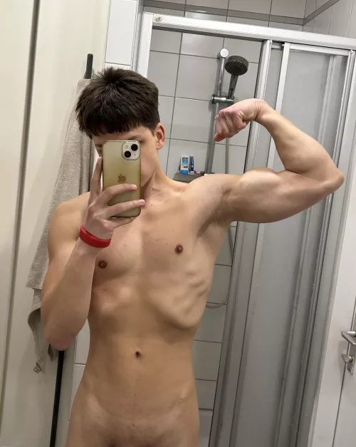 (19)Sniff it before I take a shower 