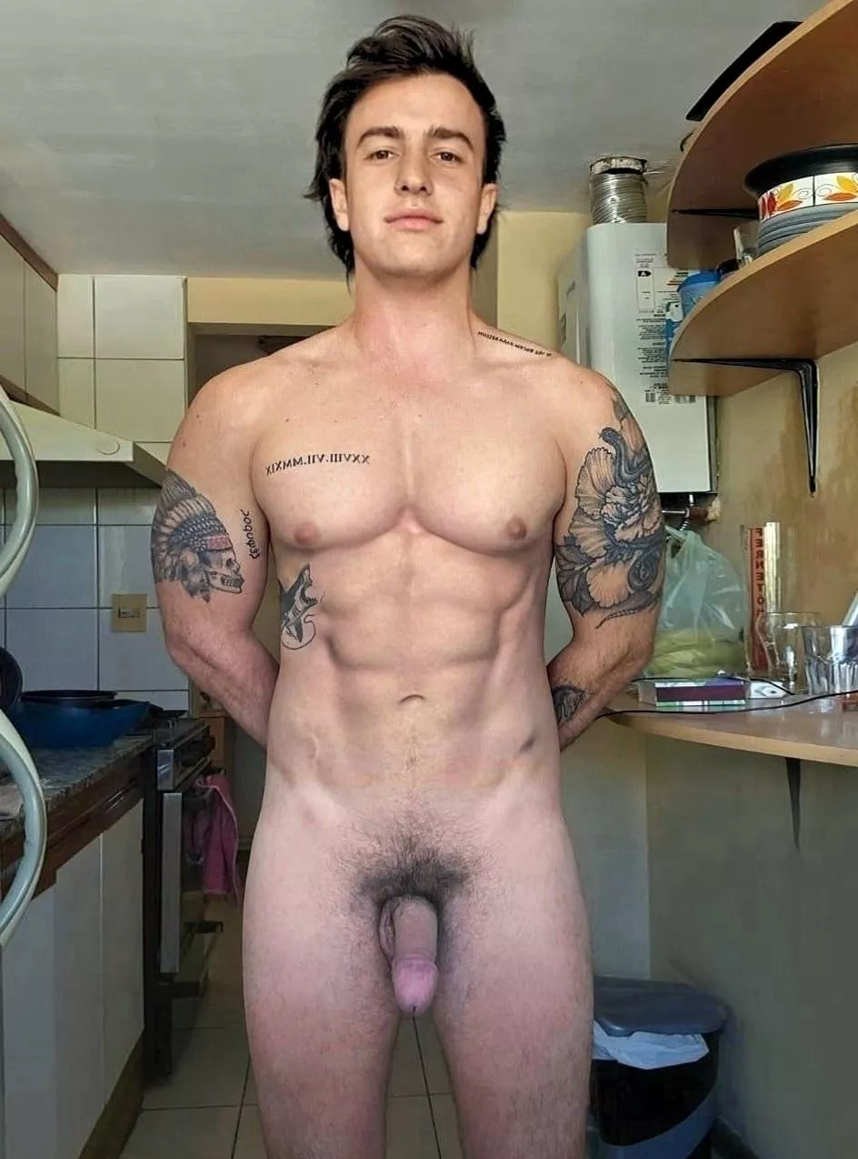 [21] I need a roommate who doesn’t care if I’m naked 24/7 