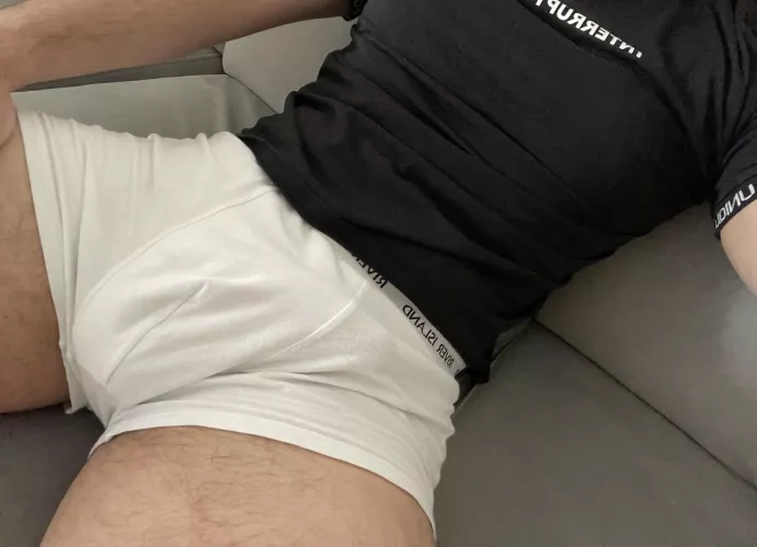 28 French. For men between 25-35 // face is a ++ // add me @xcg301