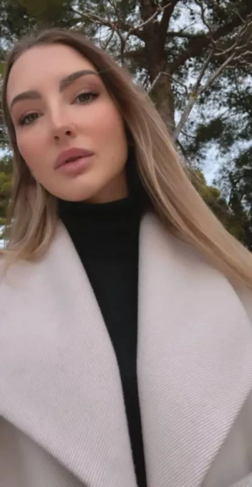 alexia (@secrethoneygirl)