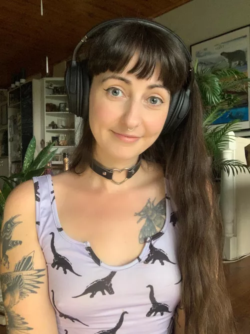 Am I more fuckable when I’m wearing a collar? [f]