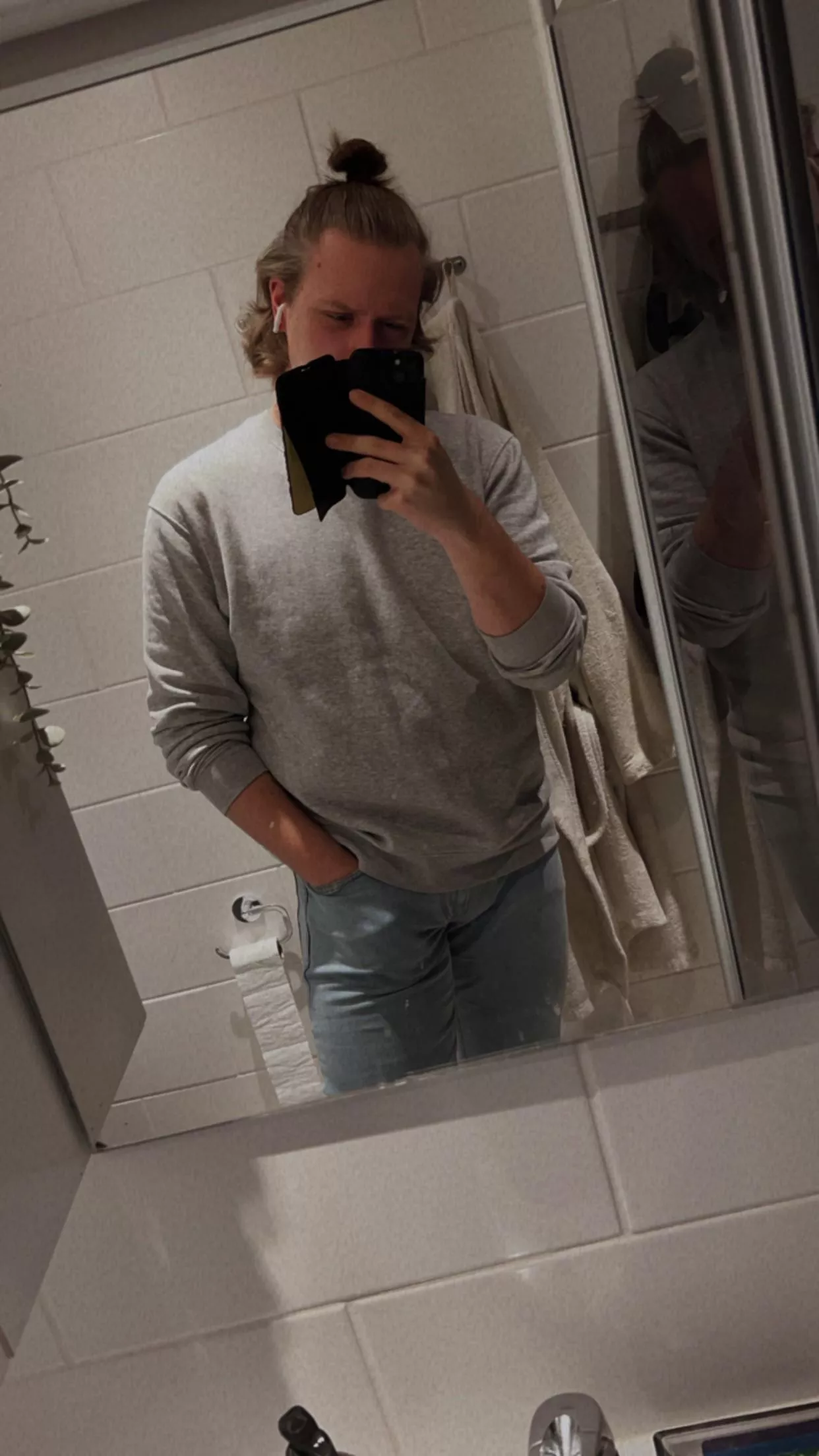 Anyone wanna play apex ranked or talk