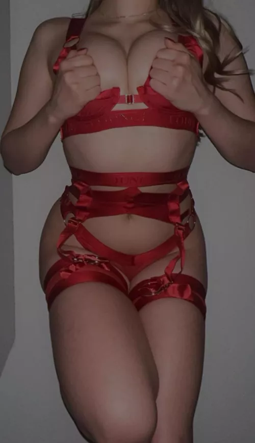 blonde slut with nice tits