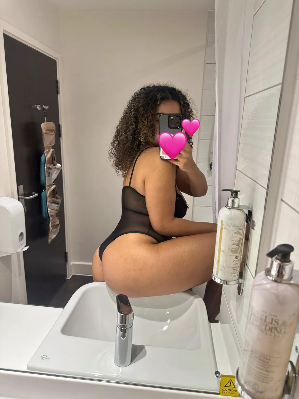 Do you think I’m a sexy lightskin…