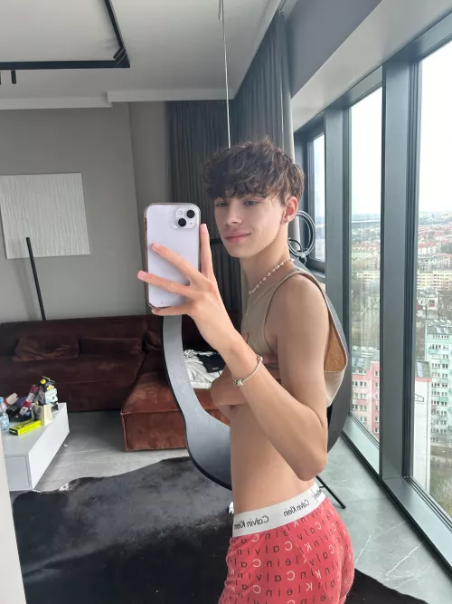 Do you think my small butt stature is sexy?