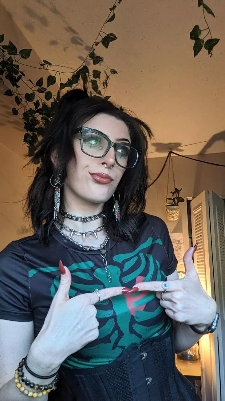 every 'hello' gets a nude [18F]