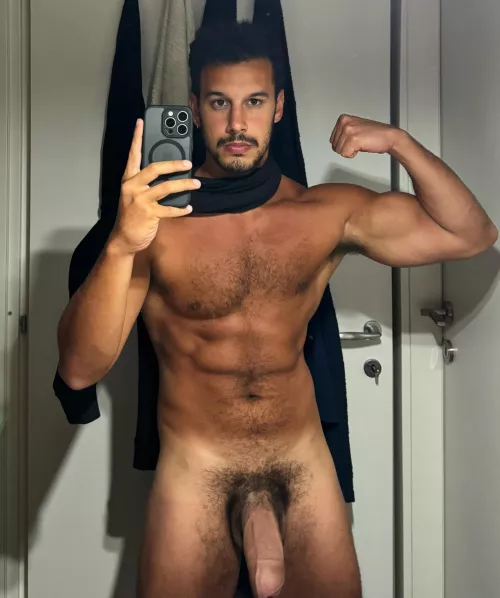 First 3 words that comes to your mind? 👇 [24]