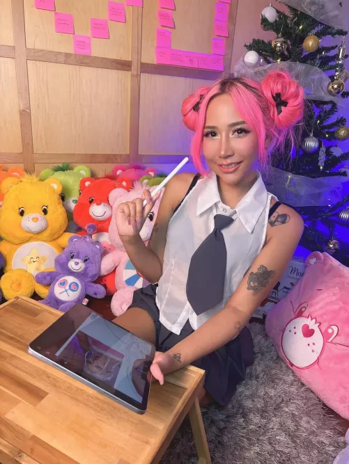 Guys at school don't seem to notice me, do older guys notice me?