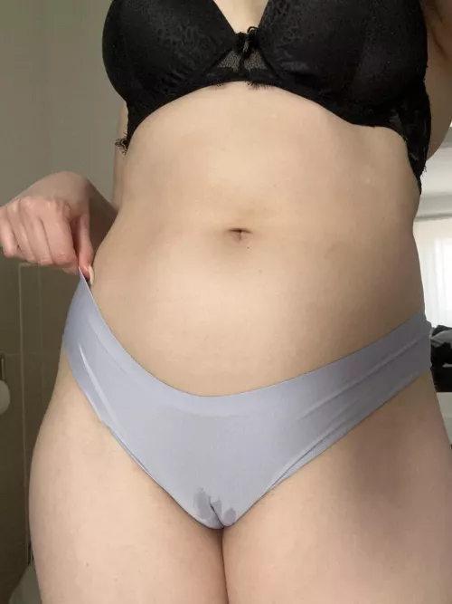 I hope you like curvy 19yo girls sidelips