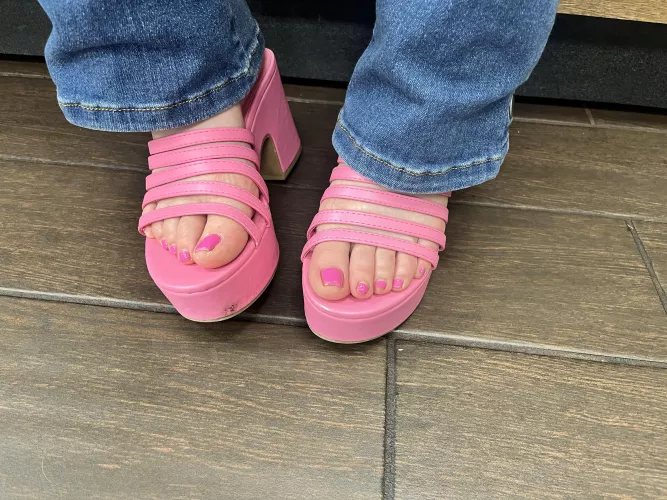 I love my natural pink nails!