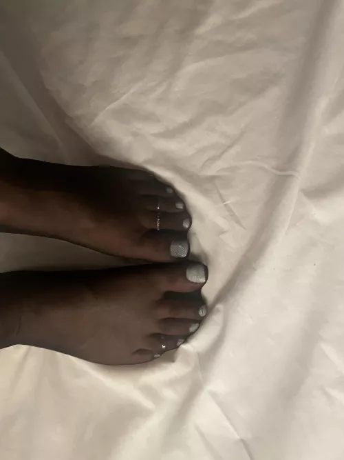 i love wearing toe rings