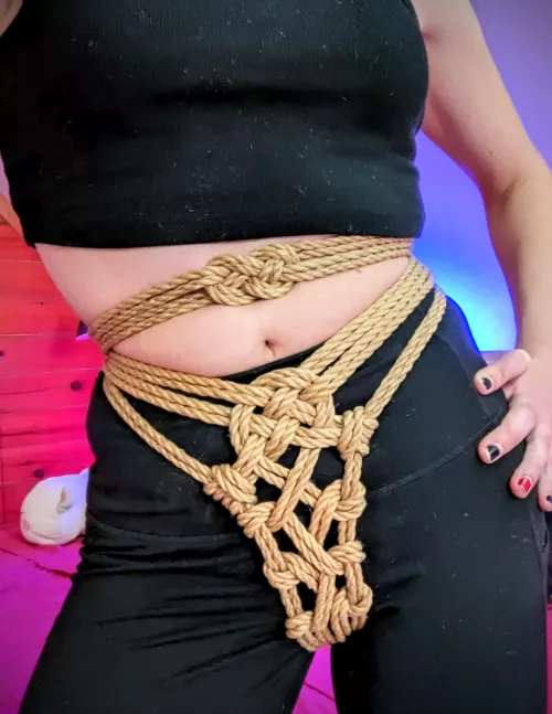 I made a decorative hip tie ❤️