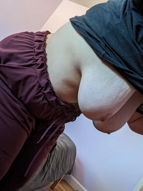 I'm only 28 but they're saggy enough to dangle into your mouth 