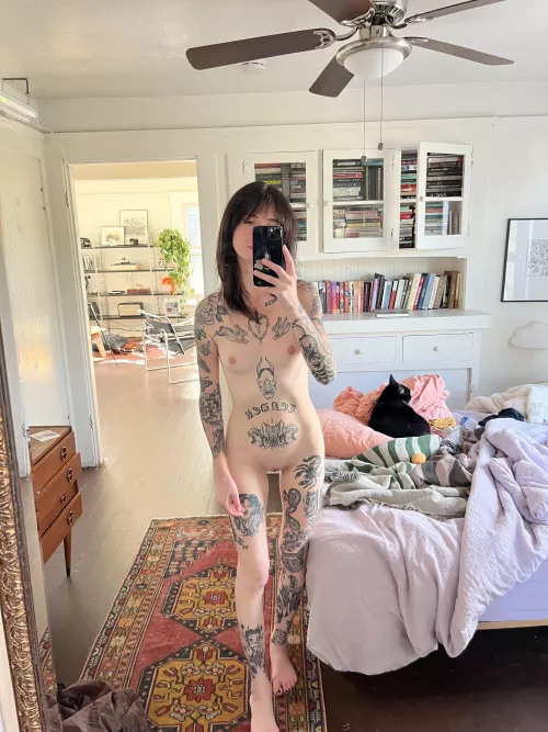 Isn’t goth girl bed just so inviting?