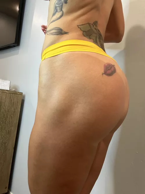 It’s round, it’s toned, it’s tanlined. What more could you want from me