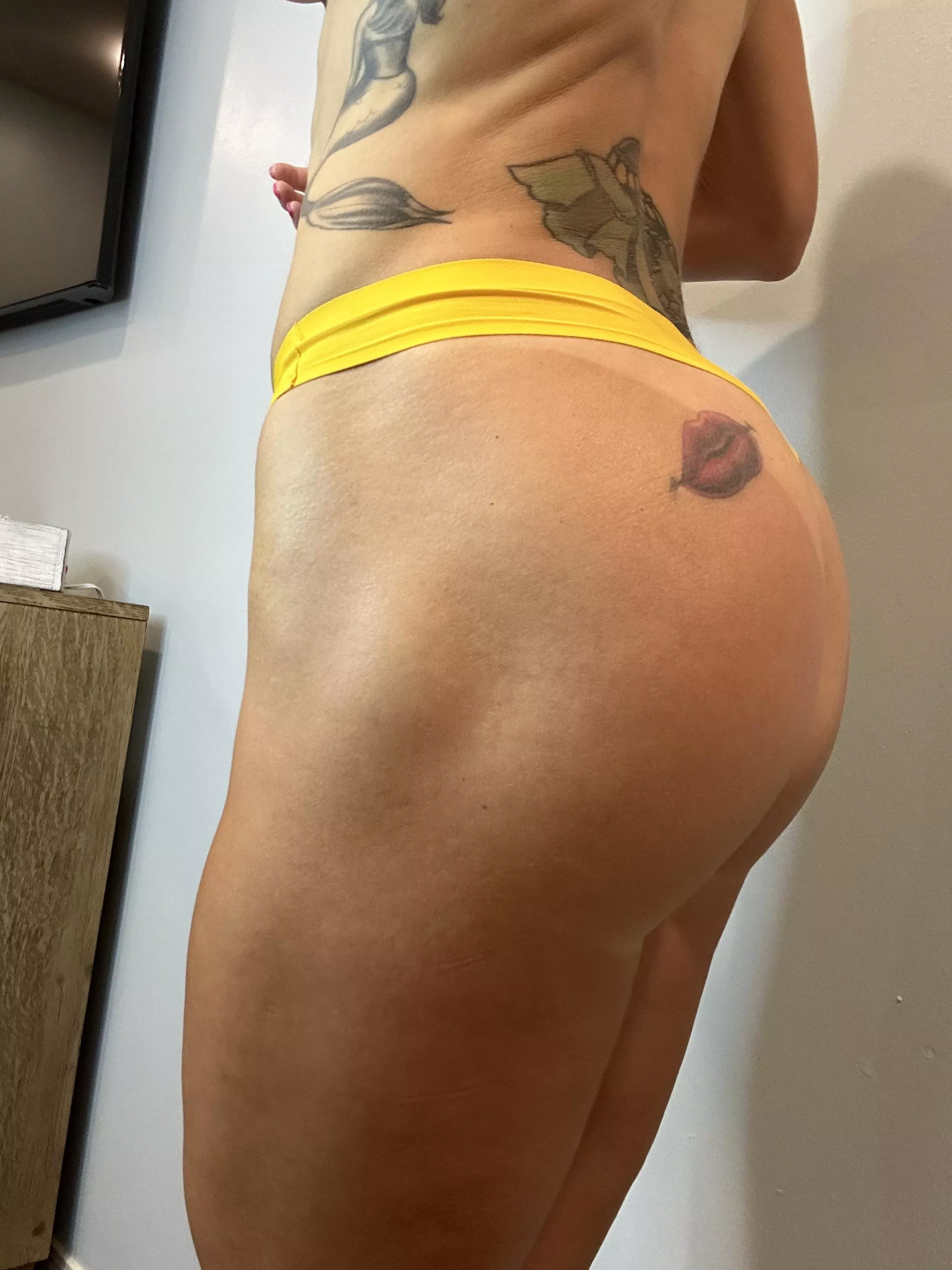 It’s round, it’s toned, it’s tanlined. What more could you want from me