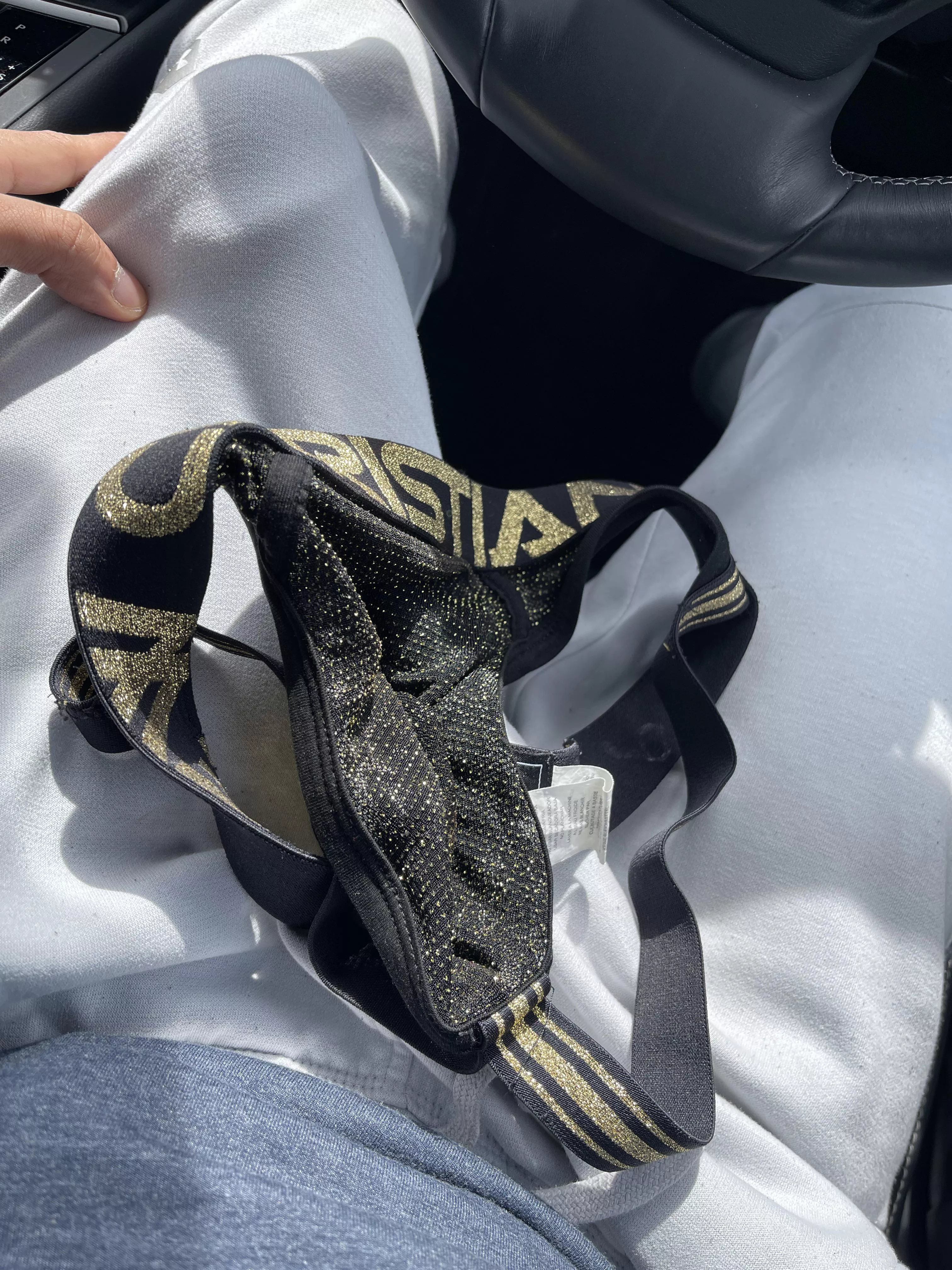 It’s so sunny and hot outside. I think I’m gonna go commando so that my balls doesn’t get too sweaty 