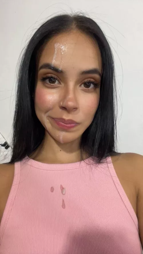 Just a happy cum slut that loves facial