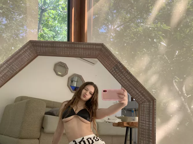 Just turned 18 and still cannot find a BF… do you think it is because i’m only 4’9 small?