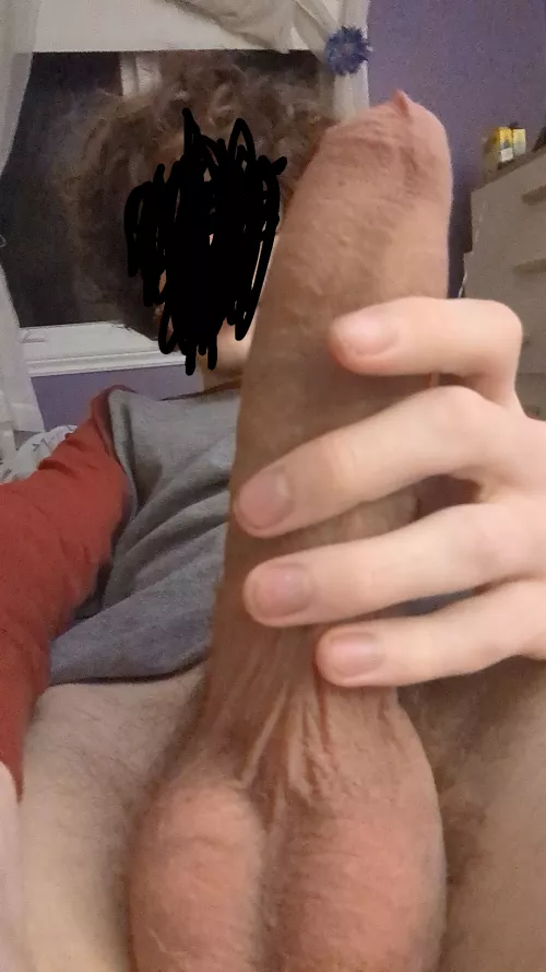 Just turned 18, Twink, 9 inch cock. Rate me. 