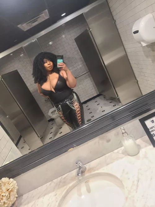 Leather is a good look on me. 