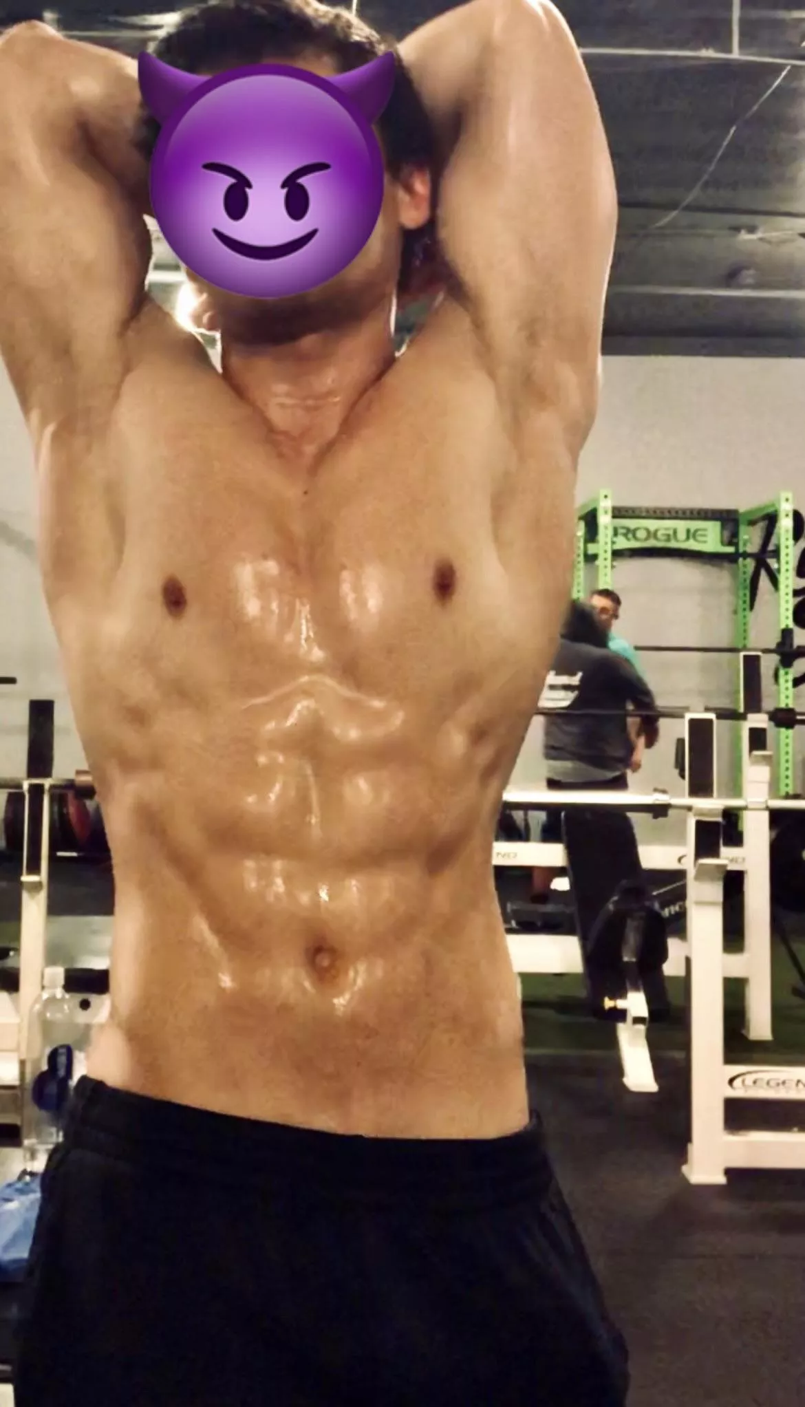 Looking to get a cutie to lick my ripped body and CLEAN me up ;)