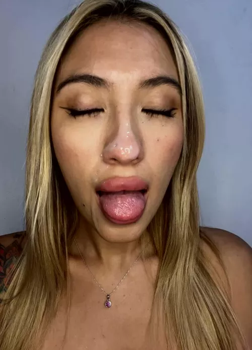 love to eat all the cum there is