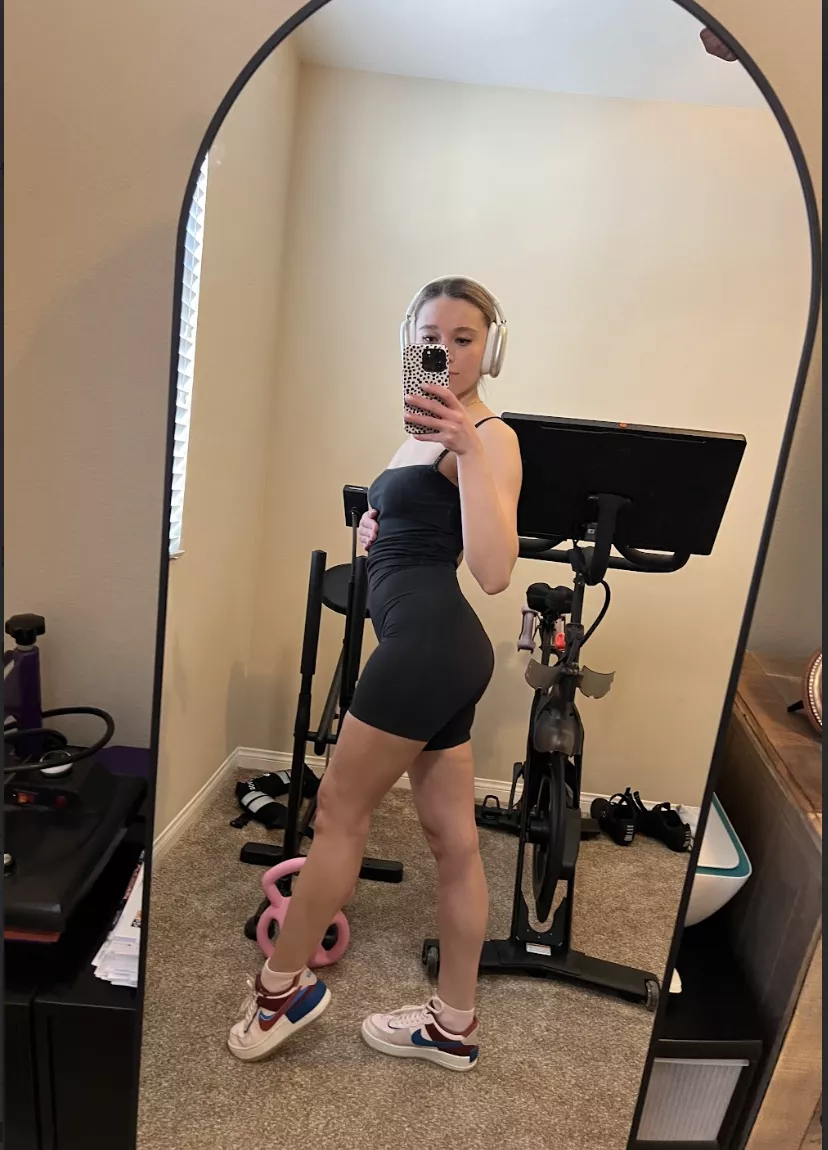 love working out late at night! (f)