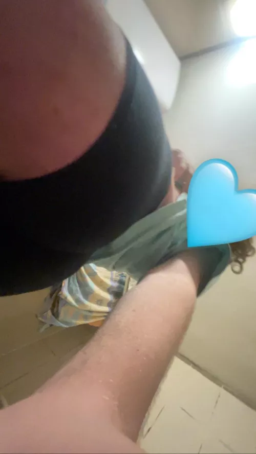 M 18 bottom looking for tops hmu