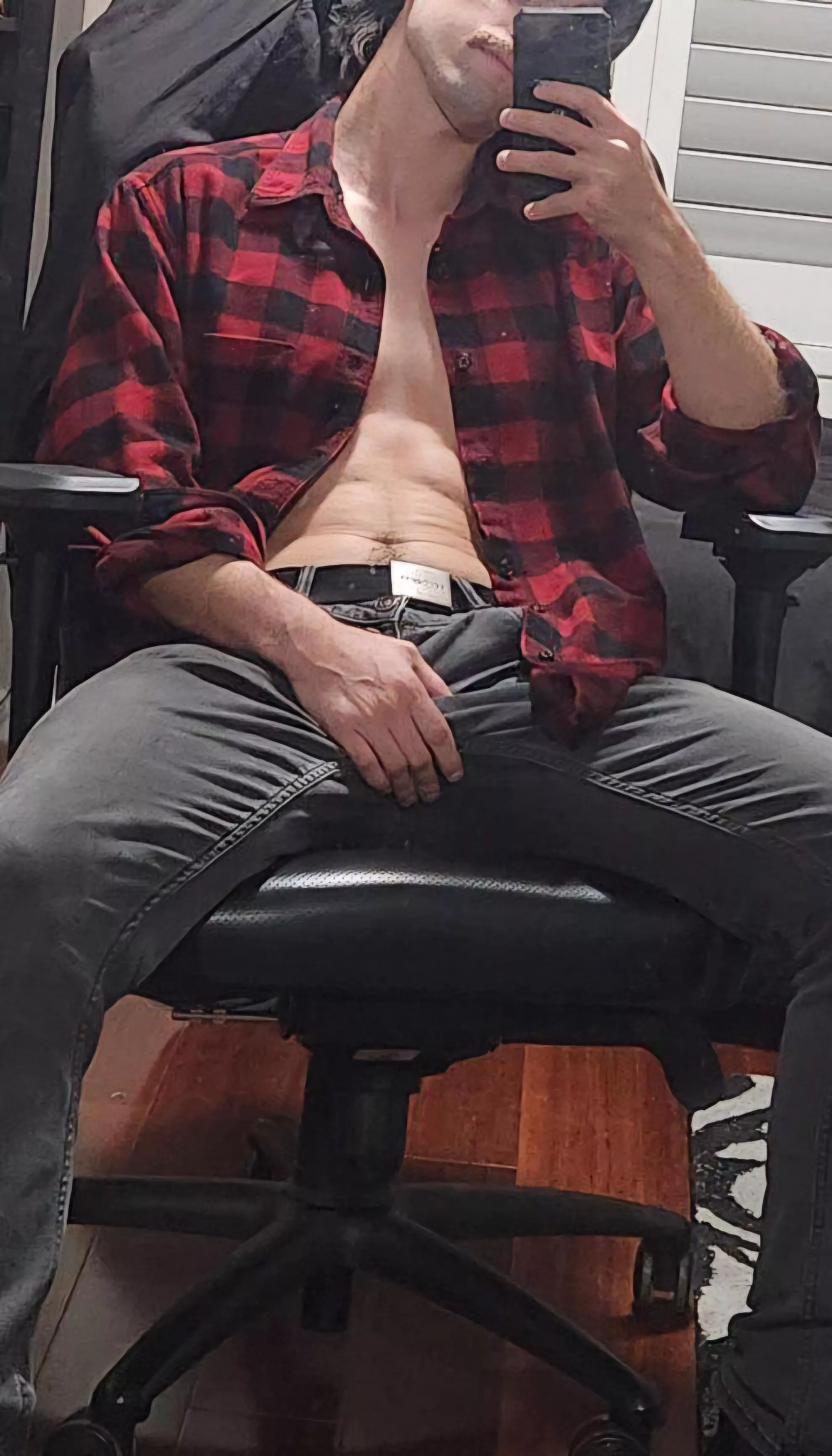 (M) After a long day, sometimes you just gotta take some sexy pics for people