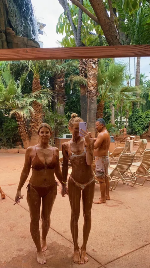 Mom or daughter? [2]