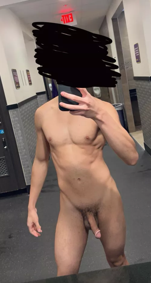 One of u wanna make me hard 😈🫣😜