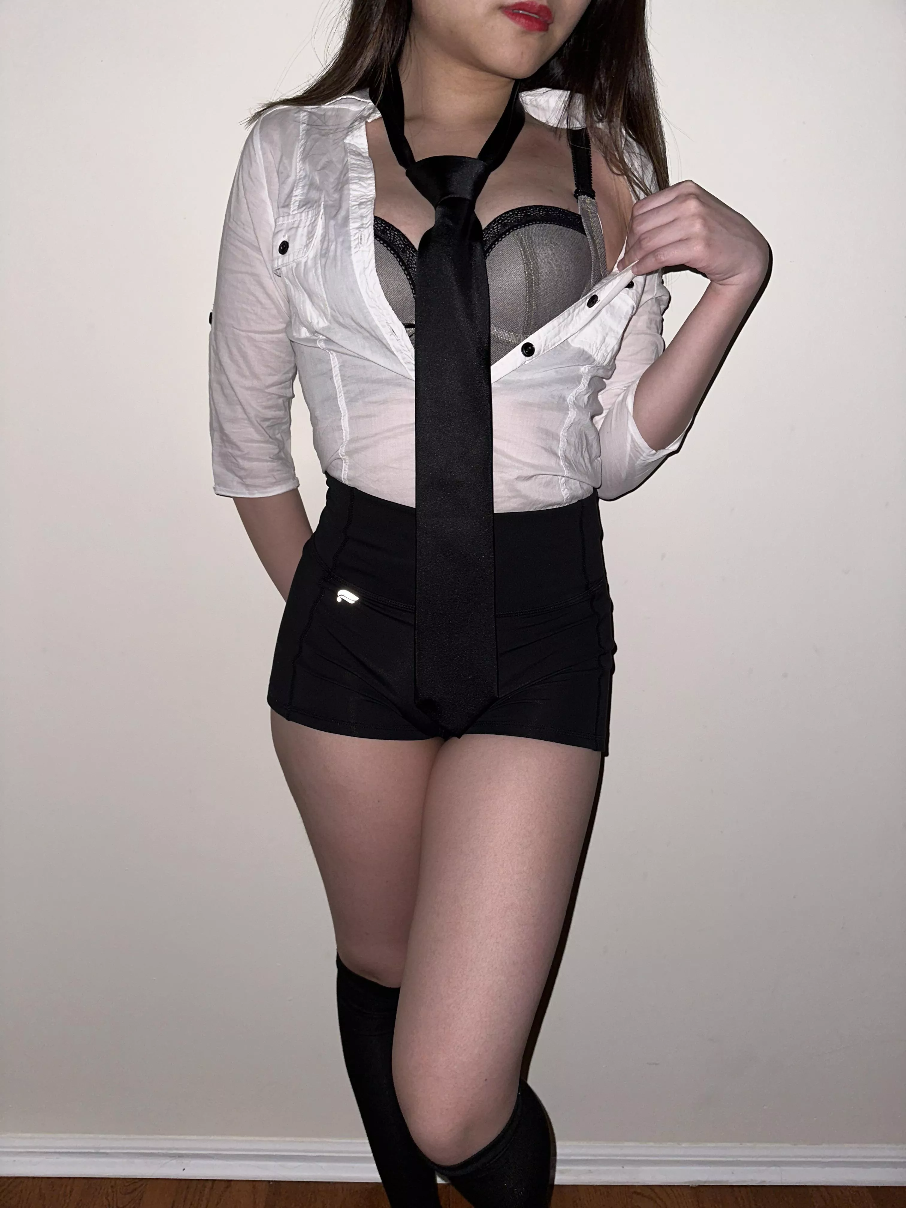 oops…my shirt slipped🤭