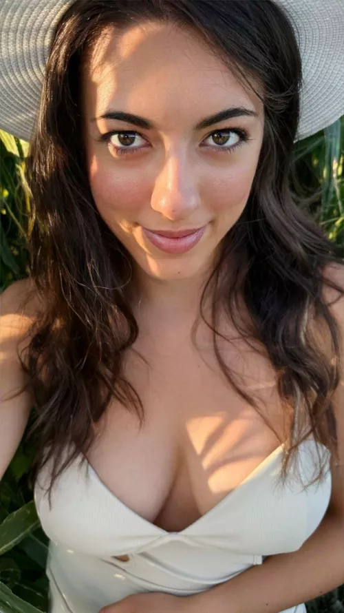 Sexy but not vulgar, I tease with class! [F19]