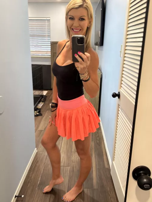 Sharing my outfit for tonight’s PTA meeting, just kidding, I don’t get invited 