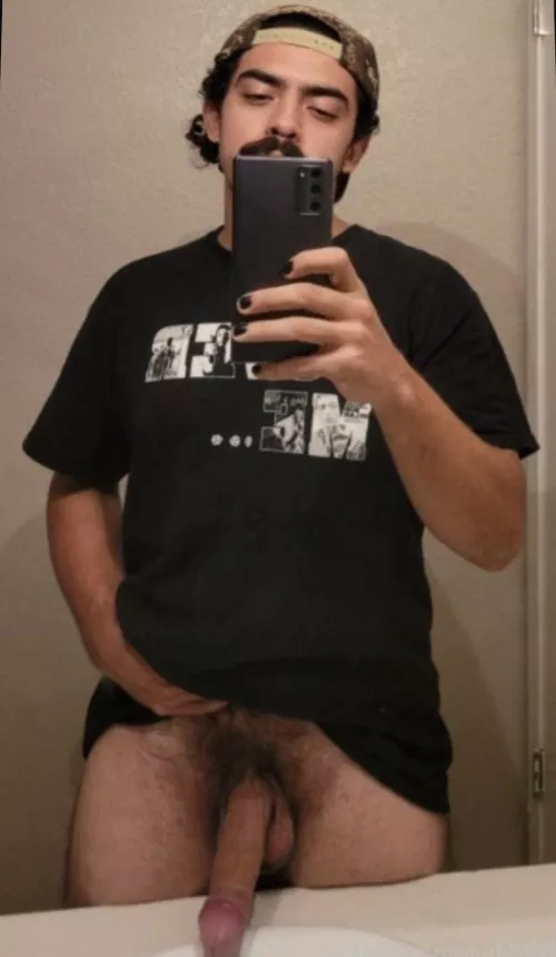 Shave or keep growing the pubes? 🙈