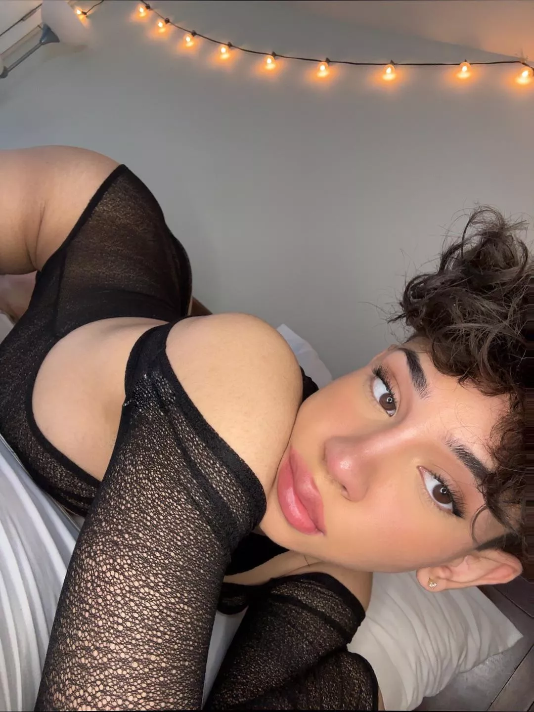 sleepover?pretty please?🤭✨💕