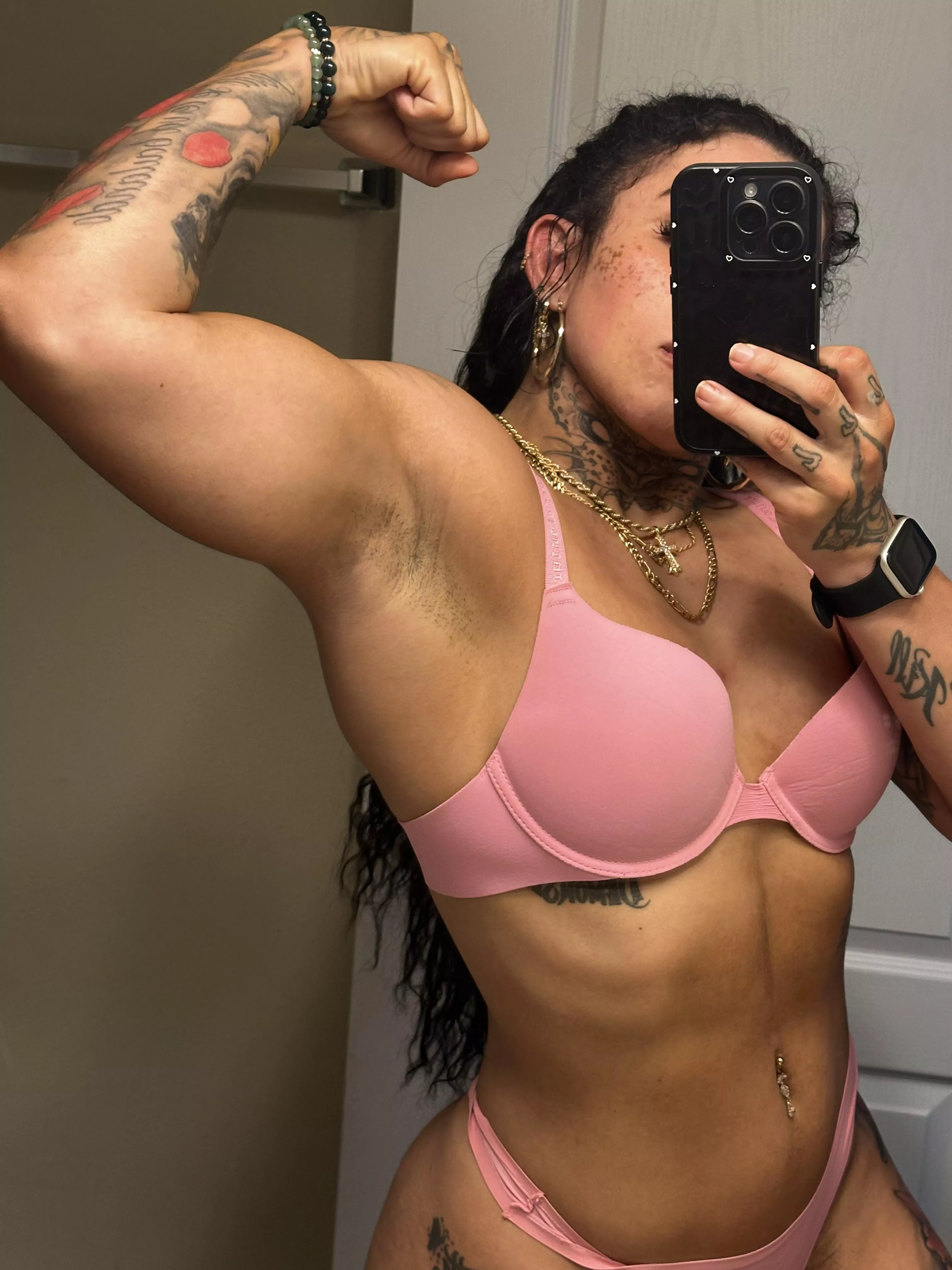 Take a good sniff on my freshly shaved armpits