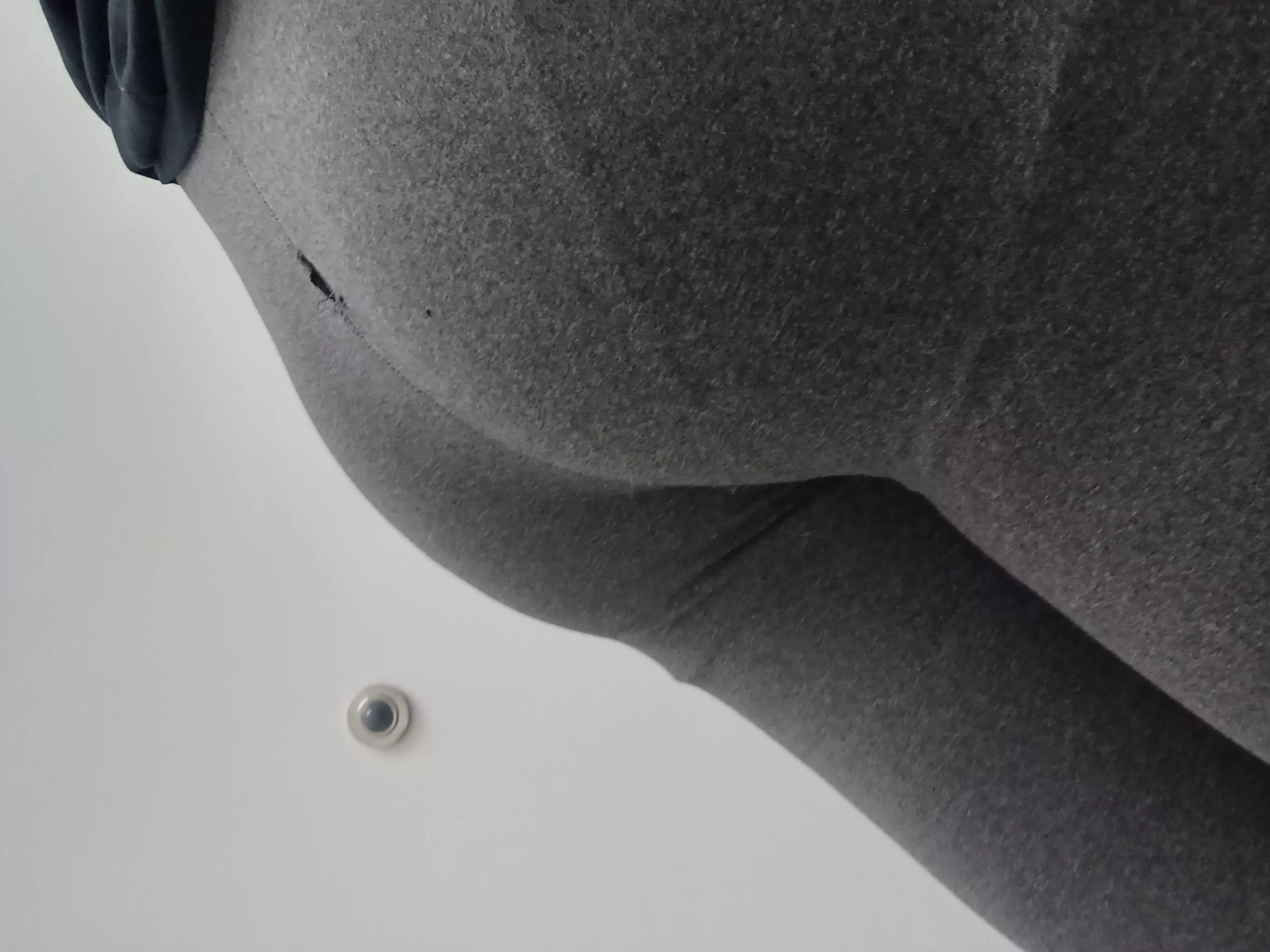 there's a hole in these pants, mmmaybe someone could tear it wider ;>