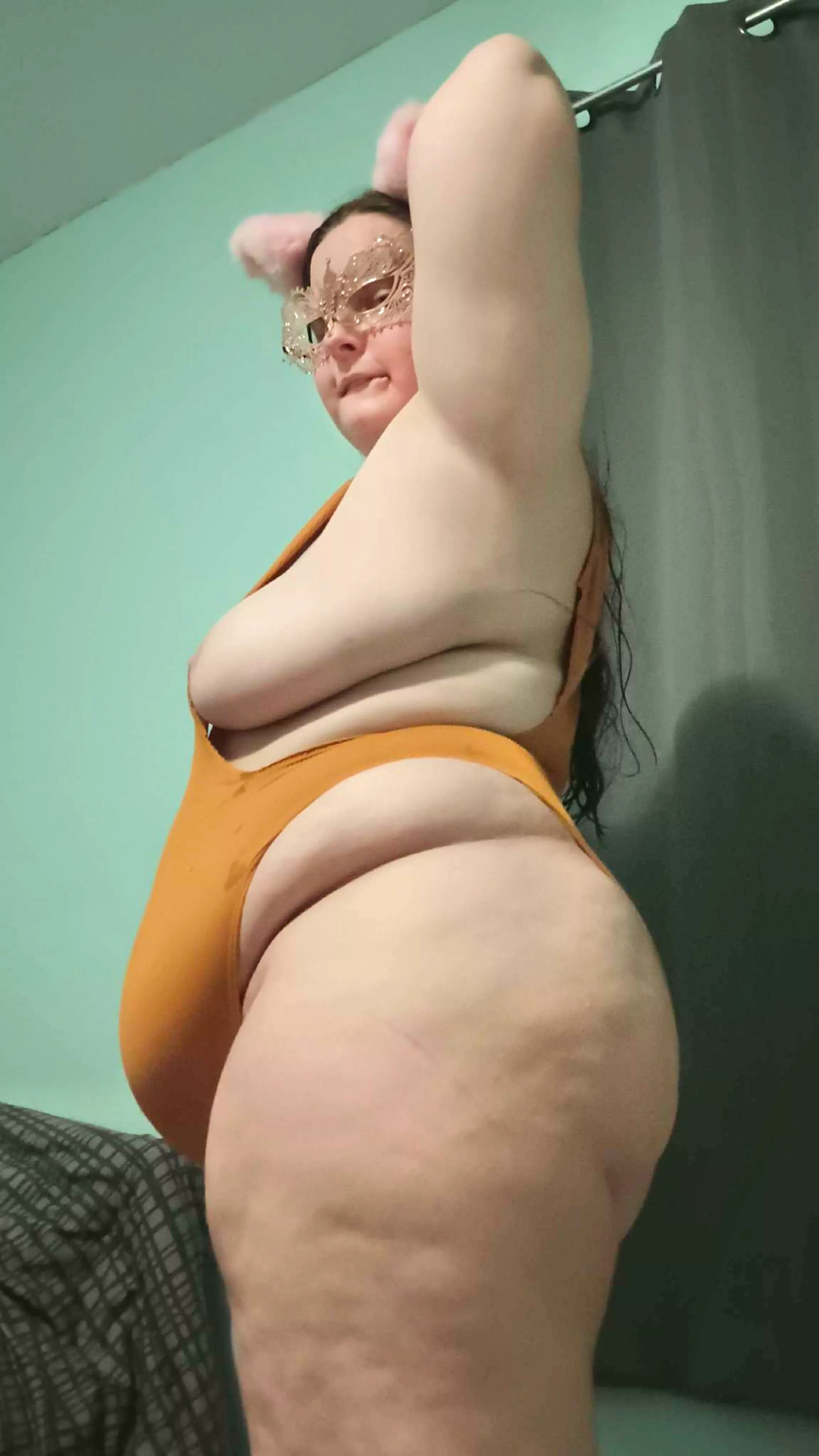 This dang thing barely holds in my tits! >.>