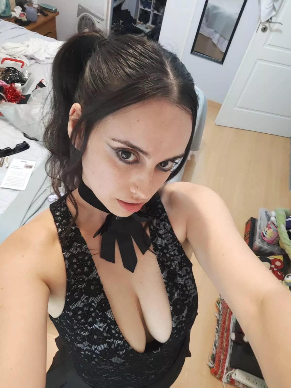 This goth slutty college girl is ready for you 🙈