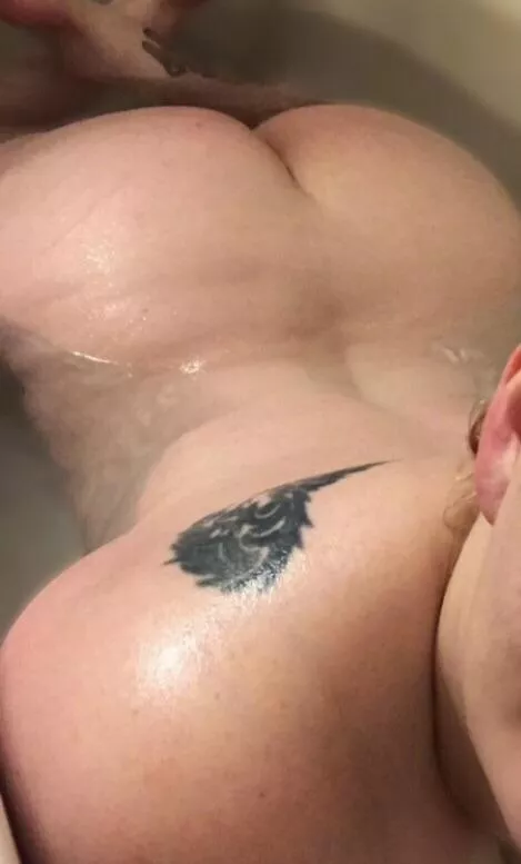 Wet in more ways then one 🫦