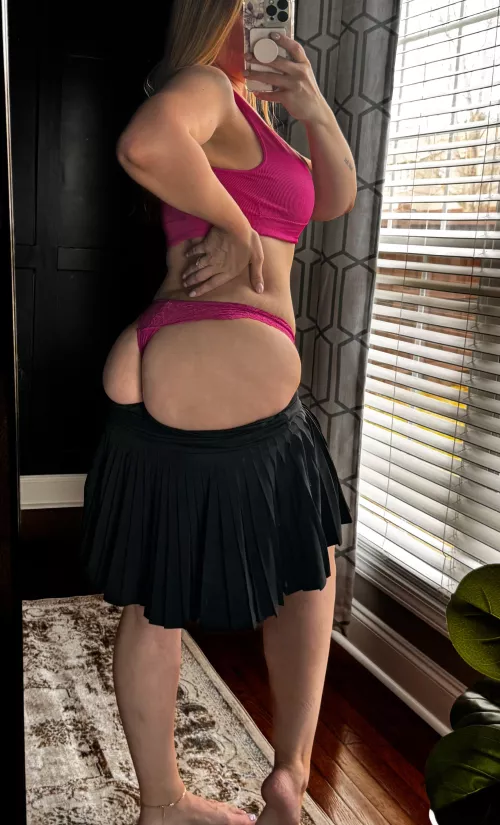 What’s the perfect MILF age for you… 