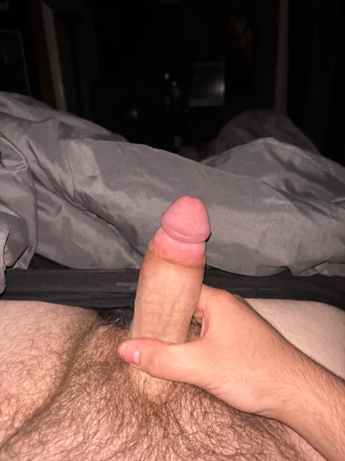 21 m masc sub looking to compare, loser submits and cums for winner’s cock.. dm for snap
